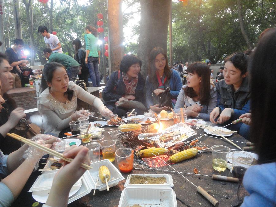 我中心教师走访深圳实习基地，看望实习学生